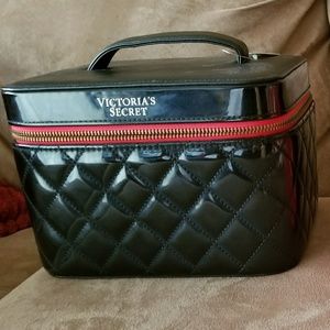 Victoria's Secret red/black cosmetic bag set NWT